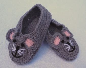 Items similar to Mickey Mouse Slippers on Etsy