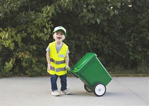 DIY Garbage Man Costume and Trash Can | www.lifeinyellow.com | Halloween costumes for kids, Mens ...