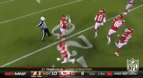 Travis-kelce GIFs - Find & Share on GIPHY