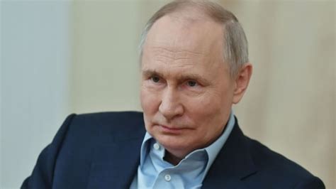 Vladimir Putin ‘humiliated’ by world, begging for weapons from North ...