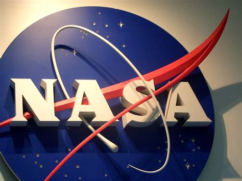 3D NASA Logo | This 3D logo appears above the doors leading … | Flickr