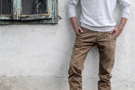 Chinos vs Khakis vs Dress Pants - ThreadCurve