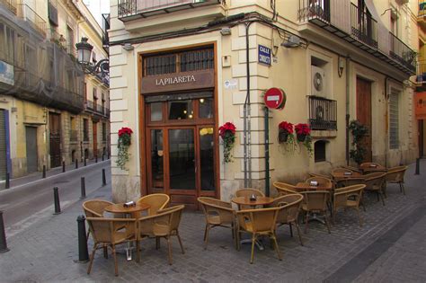 La Pilareta tapas bar in Valencia old town - Driftwood Journals