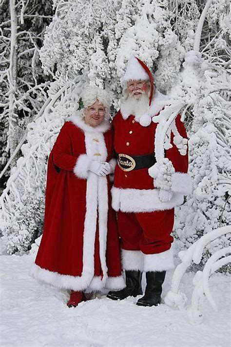 7 Reasons Santa And Mrs. Claus Are #RelationshipGoals