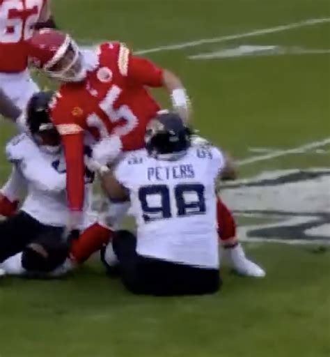 Patrick Mahomes exits Chiefs' game in potential injury nightmare