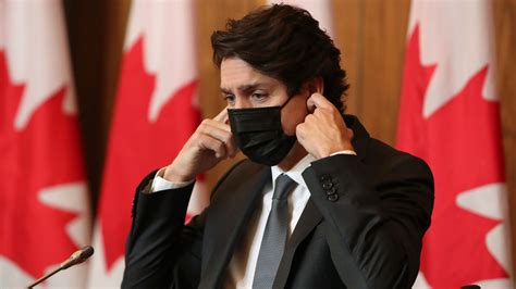 Canada's Trudeau feels "fine" after a positive COVID test