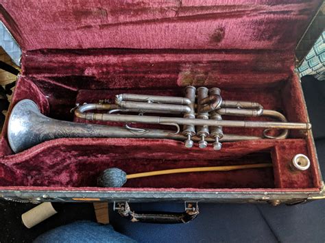 A well maintained vintage trumpet, $5 at a neighbor's garage sale. : r ...