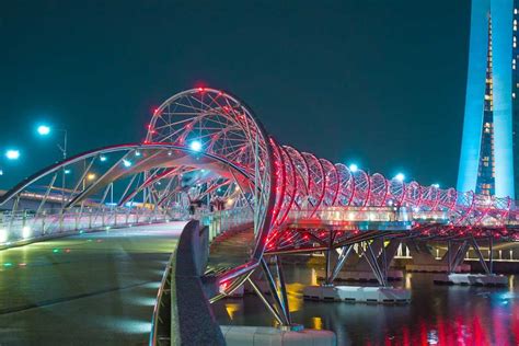 The Helix Bridge - | Directions & How to get around in Singapore, Asia