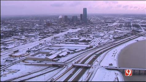 Snow Falls Across Central Oklahoma Thursday Morning