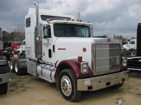 1992 INTERNATIONAL EAGLE T/A TRUCK TRACTOR - J.M. Wood Auction Company ...