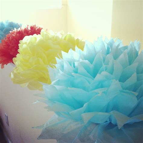 Tutorial- How To Make DIY Giant Tissue Paper Flowers - Hello Creative ...