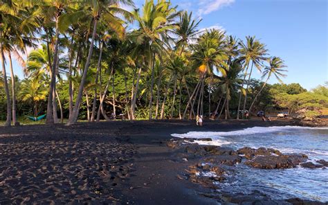 Punalu'u Beach / Big Island / Hawaii // World Beach Guide