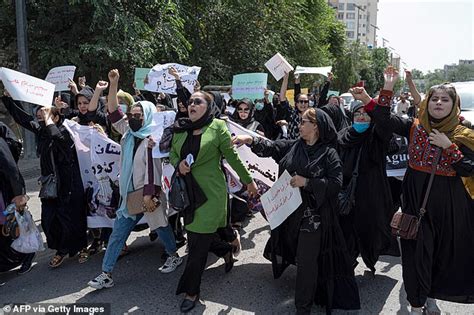 Taliban break up women's demo in Kabul as protesters call for girls to ...