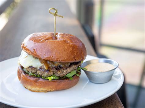 The 20 Best Burgers In LA - Los Angeles - The Infatuation