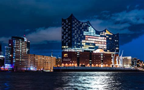 Elbphilharmonie Foto & Bild | city, wasser, nacht Bilder auf fotocommunity