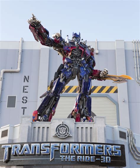 Transformers the Ride Life-size Optimus Prime Statue in Orlando ...