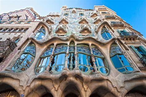 Gaudí Highlights: Acceso rápido Casa Batlló y Casa Milà "La Pedrera ...