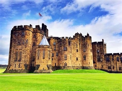 Visit Alnwick Castle, aka Hogwarts, featured in the Harry Potter movies on a castle drive down ...