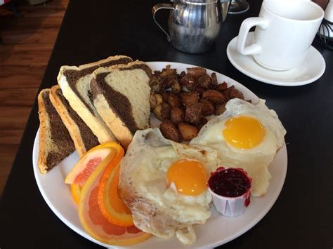 The 30 Best Breakfast Restaurants in Vancouver