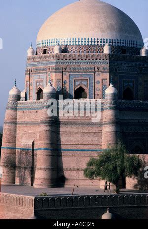 shrine of shah rukn e alam,The Tomb of Shah Rukn-e-Alam located in ...