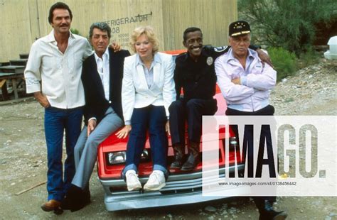 CANNONBALL RUN II, from left, Burt Reynolds, Dean Martin, Shirley MacLaine, Sammy Davis, Jr ...