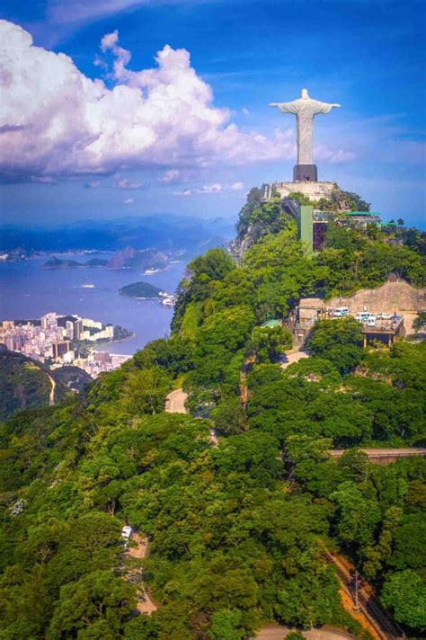 Christ the Redeemer Statue | History, Facts, & How To Visit (2022)