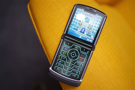 Motorola Razr 5G review - TECHOBIG