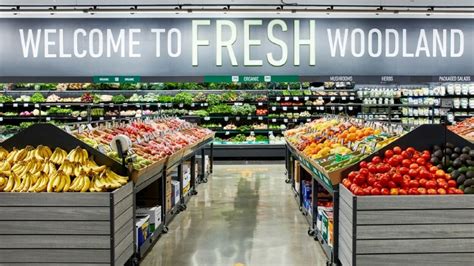 Amazon's first Fresh grocery store opens in Los Angeles | Mashable