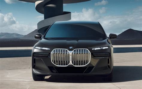 2023 BMW 7 Tech Features | indiGO Auto Group