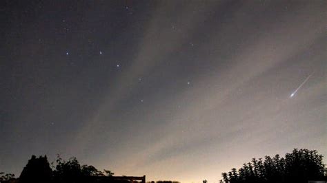 2023 Quadrantids Meteor Shower Peaks in a Flurry of Fire - CNET