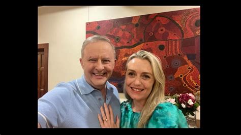 Australian prime minister Anthony Albanese proposes to girlfriend on V ...