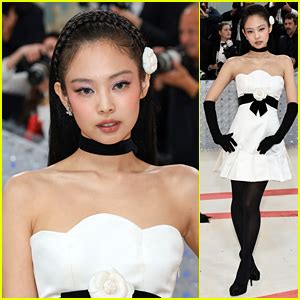 Jennie Arrives to Met Gala in White Mini Dress (Photos) | 2023 Met Gala ...