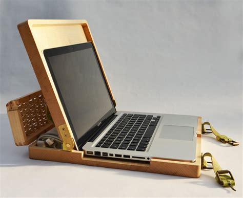 14 Laptop Bags That Keep Electronics Safe and Make a Stylish Statement ...