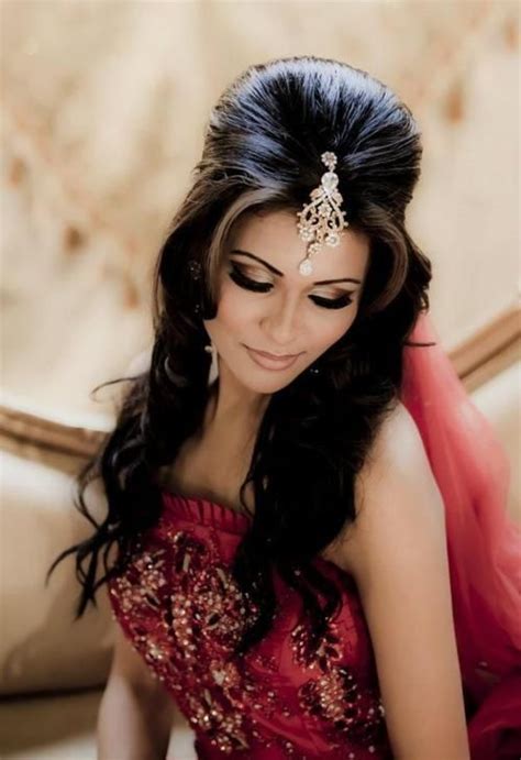 16 Glamorous Indian Wedding Hairstyles - Pretty Designs