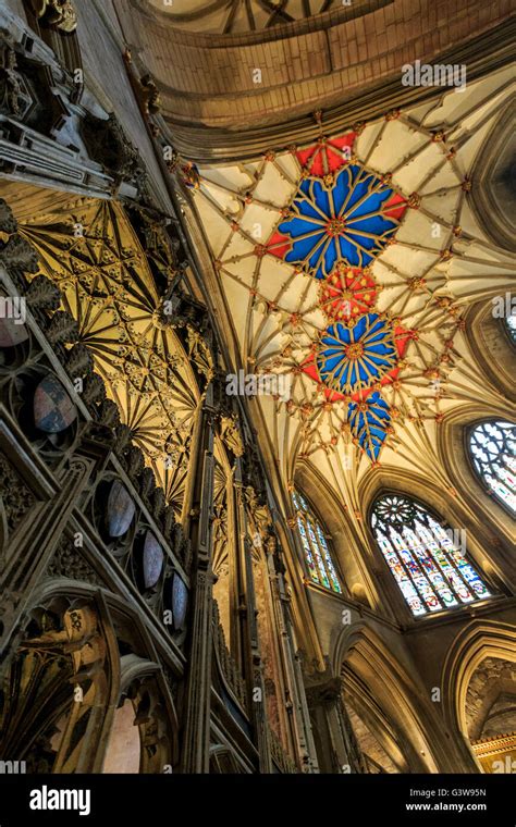 Interior of Tewkesbury Abbey, Gloucestershire, England Stock Photo ...