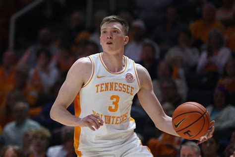 No. 7 Tennessee cruises past Wofford | Reuters