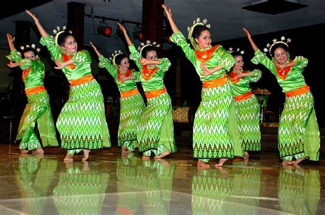 tarian sumatera utara » Budaya Indonesia