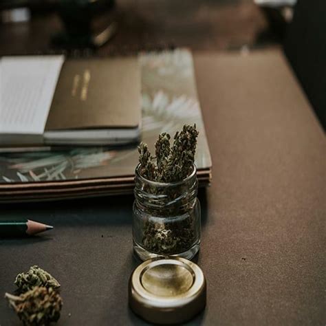 How To Roll A Blunt | Education - Where's Weed Blog