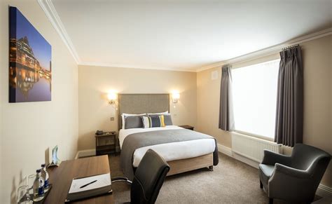 Book Sandymount Hotel in Dublin | Hotels.com