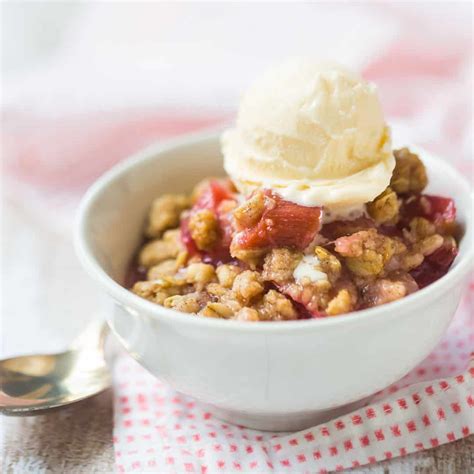 Rhubarb Crisp: quick & easy dessert for spring or summer -Baking a Moment