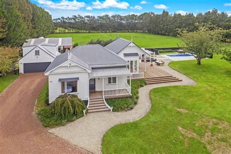 WONDERFUL COUNTRYSIDE LIVING IN KUMEU | New Zealand Luxury Homes ...