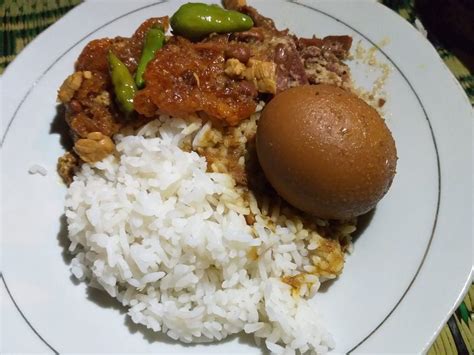 Eitss, Hati-hati Berikut Beberapa Cara Makan Nasi yang Bikin Gemuk ...