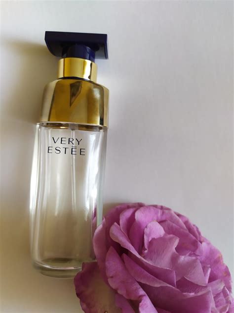 Very Estee Estée Lauder perfume - a fragrance for women 2012