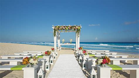 Secrets The Vine Cancun - Weddings by Escapes