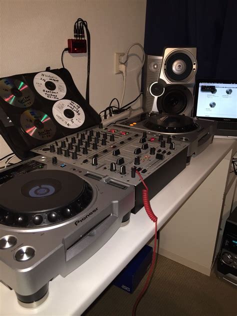 My new setup ^^ (Still need new speakers) | Home studio music, Dj setup, Digital dj