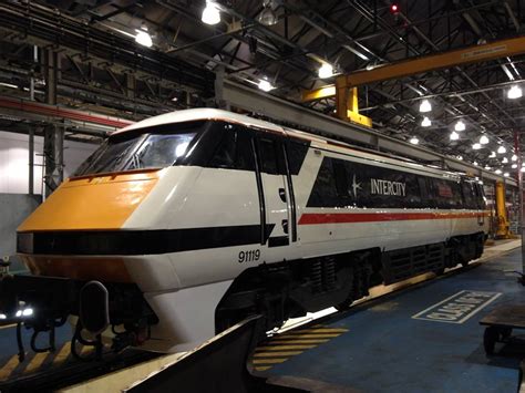 LNER 91119, repainted in original InterCity livery to celebrate its ...