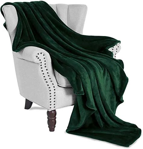 Amazon.com: green blanket in 2020 | Plush throw blankets, Green throw blanket, Bedroom throw blanket