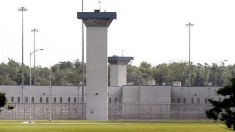 Spike in deadly COVID-19 virus reported at federal prison in Coleman - Leesburg-News.com