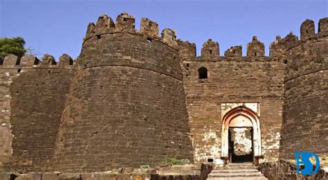 Daulatabad Fort History, Wiki, Facts & more info..