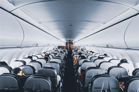 Extreme Fear Of Flying: What Is Aerophobia, Symptoms, How To Get Over ...